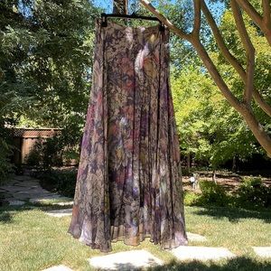 Simply gorgeous floral midi skirt by Anthropologie!